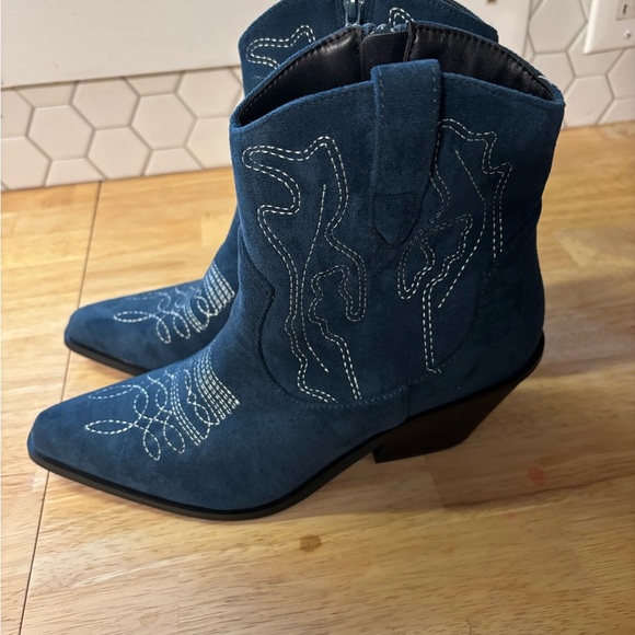 So Me Turquoise Suede Western Ankle Boots - Picture 3 of 7